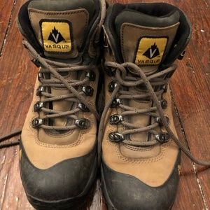 Vasque Brown leathers women's hiking boots size 7